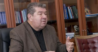 Nizaməddin Şəmsizadə: “Şah İsmayıl Xətainin damarlarından xristian qanı axırdı” –