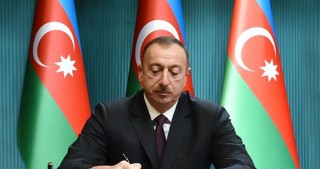 Prezident İlham Əliyev  fəxri adlar verdi