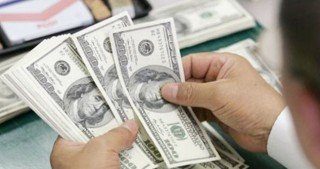 Banka dollarla olan krediti qaytara bilməyənlərə 