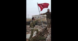 İŞİD-dən azad olunmuş əraziyə türk bayrağı sancıldı 