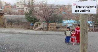 Bu kənddə siqaret çəkənlərə qız verilmir