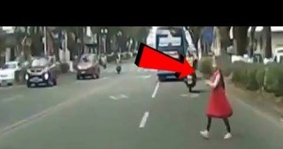 Pul qazanmaq üçün övladlarını maşınların önünə atırlar