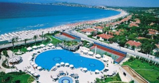Məmurların xaricə çıxışına qadağa qoyulacaq -