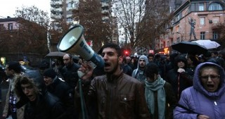 İrəvanın mərkəzində etiraz aksiyası keçirilir -