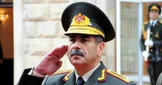 Müdafiə nazirindən bir qrup hərbi qulluqçuya 