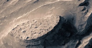  Mars Yerə yaxınlaşır 