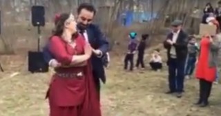 Amerikalı qız qusarlı oğlanla evləndi, belə oynadı...