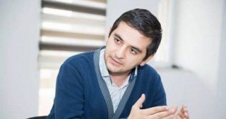 Yazarlar Mövludun intiharından danışdı