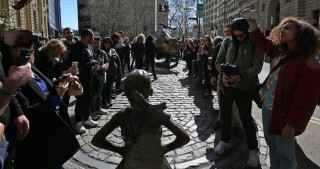 Nyu-York sakinləri "Qorxusuz qız"dan imtina edə bilmir