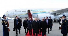 Qazaxıstan Prezidenti Azərbaycana rəsmi səfərə gəlib