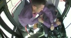 Paytaxtda sərnişin avtobusu sürücüsünü belə döydü