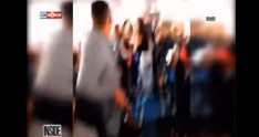 Qadınlar təyyarədə saçyolduya çıxdı