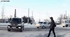 Yolu keçmək həyatı bahasına başa gəldi