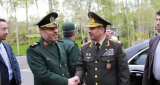 Azərbaycan və İran müdafiə nazirləri görüşüb 