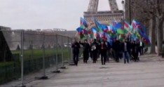 Azərbaycanlılar Parisdə yürüş keçirdi