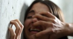  Polis müştəri saç ustası tərəfindən döyüldü