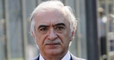 Polad Bülbüloğluna bu ölkədə xalq artisti adı verildi