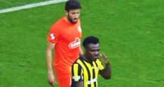 Futbolçular bir-birini təhqir etdi