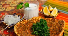 Ev üsulu lahmacun hazırlamaq istəyirsiniz?