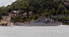 Rus gəmiləri hər an atəş aça bilər