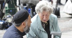 Müsəlman və yəhudi birlikdə göz yaşı axıtdı
