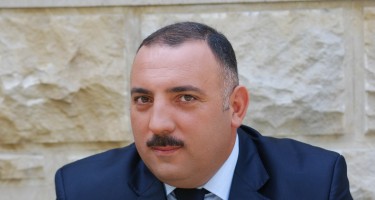 Bəhram Bağırzadə illər öncə anası ilə…