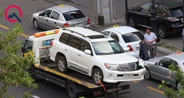 Bakıda 2 bahalı avtomobil toqquşdu 
