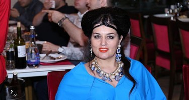 “Mənə 300 versinlər, başqasına…”