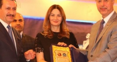 Qənirə Paşayeva ”İraq türkmanlarına və Türk Dünyasına xidmət” ödülü ilə mükafatlandırılıb