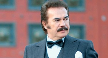 Orxan Gəncəbay səhnədə biabır oldu