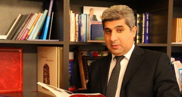 Tanınmış jurnalist ailəsi ilə birlikdə qəzaya düşdü 
