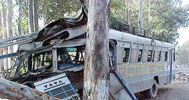 Hindistanda 2 ağır yol qəzası
