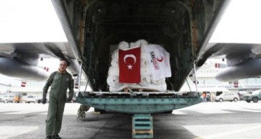 Türkiyə Qətərə 15 təyyarəlik ərzaq göndərib