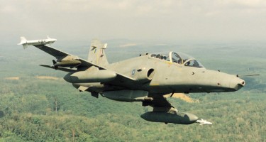 Hərbi təyyarə radarlardan itdi