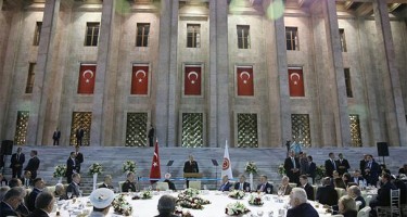 Ərdoğan TBMM-də iftar süfrəsi açdı