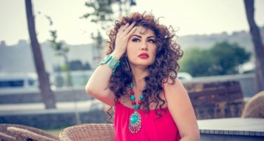 Məşhur rəqqasə hicaba keçdi?