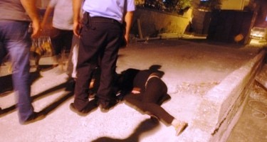 Polis hamilə qadını uşaqlarının gözü qarşısında...