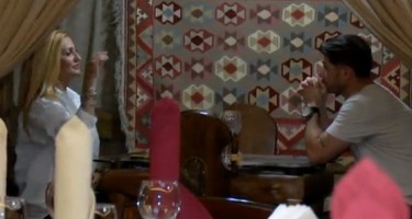 SEVGİ: Azərbaycanlı iki məşhur restoranda...