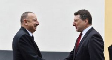 Azərbaycan və Latviya prezidentlərinin təkbətək görüşü