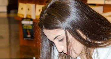 "İnsanlar rahatlıq, təbəssüm, hörmət, sevgi istəyir"