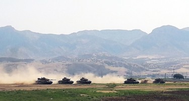 Türkiyə İraqla sərhədə əsgər toplayır