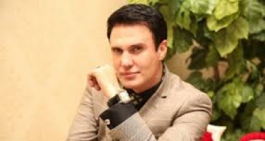 Nadir Qafarzadəyə bahalı təbii daş hədiyyə edildi