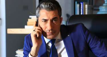 ​Məşhur aktyorun ayağı qırıldı