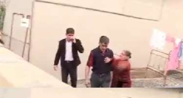 Zaurun elçiliyində ata ilə oğulun əlbəyaxa davası