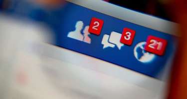 ​“Facebook” çılpaq fotolarınızı tələb edir