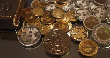 "Bitcoin" bahalaşmaqda davam edir