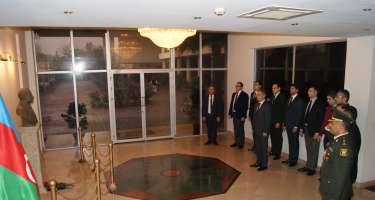 Pakistandakı səfirliyimizdə ümumilli liderin xatirəsi anılıb