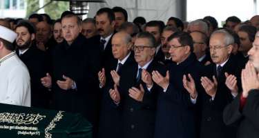 Keçmiş baş nazirin oğlu dəfn edildi