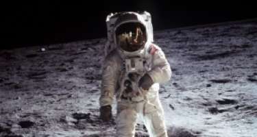 Sığortasız açıq fəzaya çıxan ilk astronavt vəfat etdi