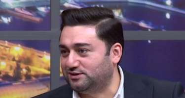 "Elza gəlin maşınının qabağını kəsib, pul verdi"